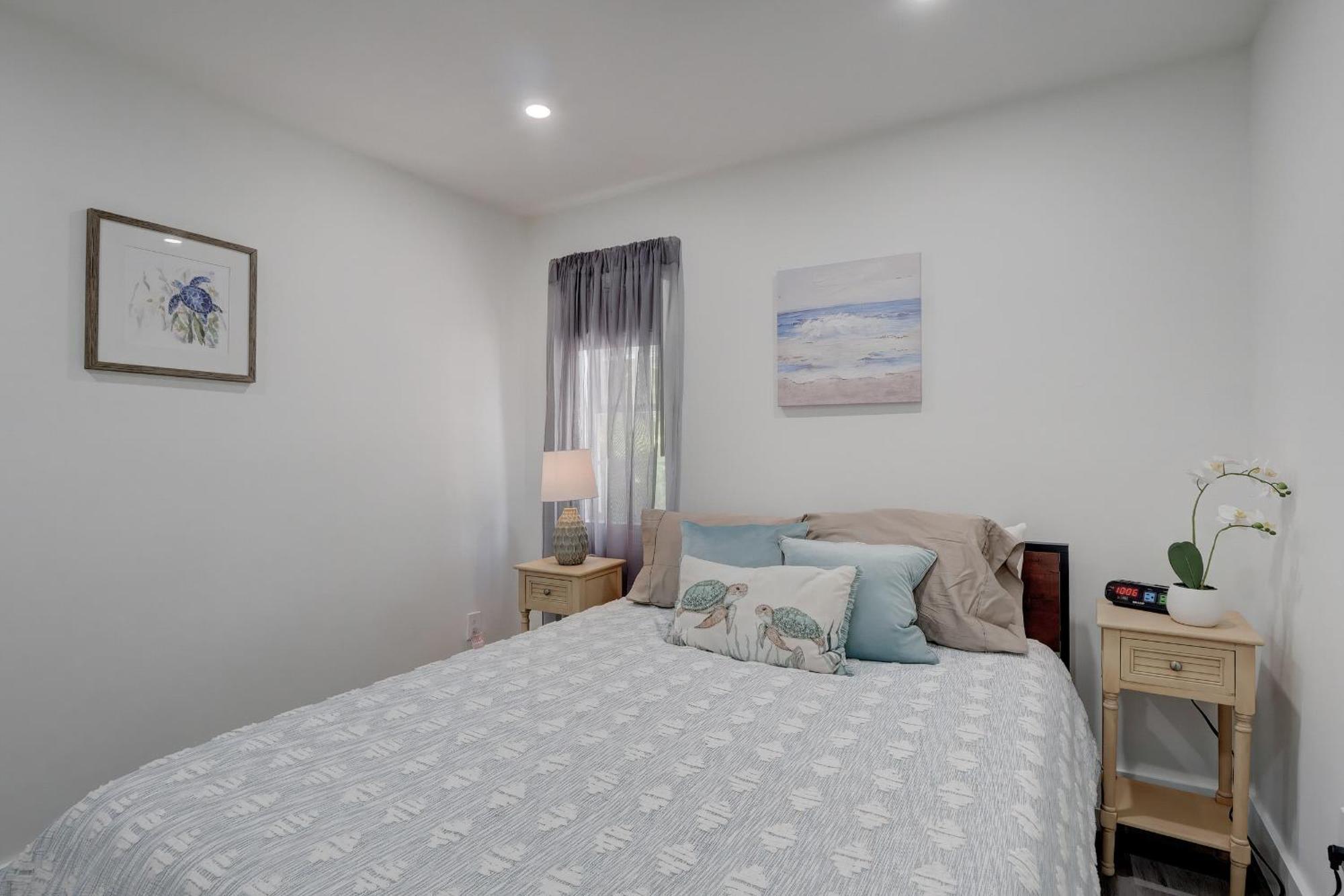 Charming Downtown Retreat With Private Units Villa Bonita Springs Exterior photo