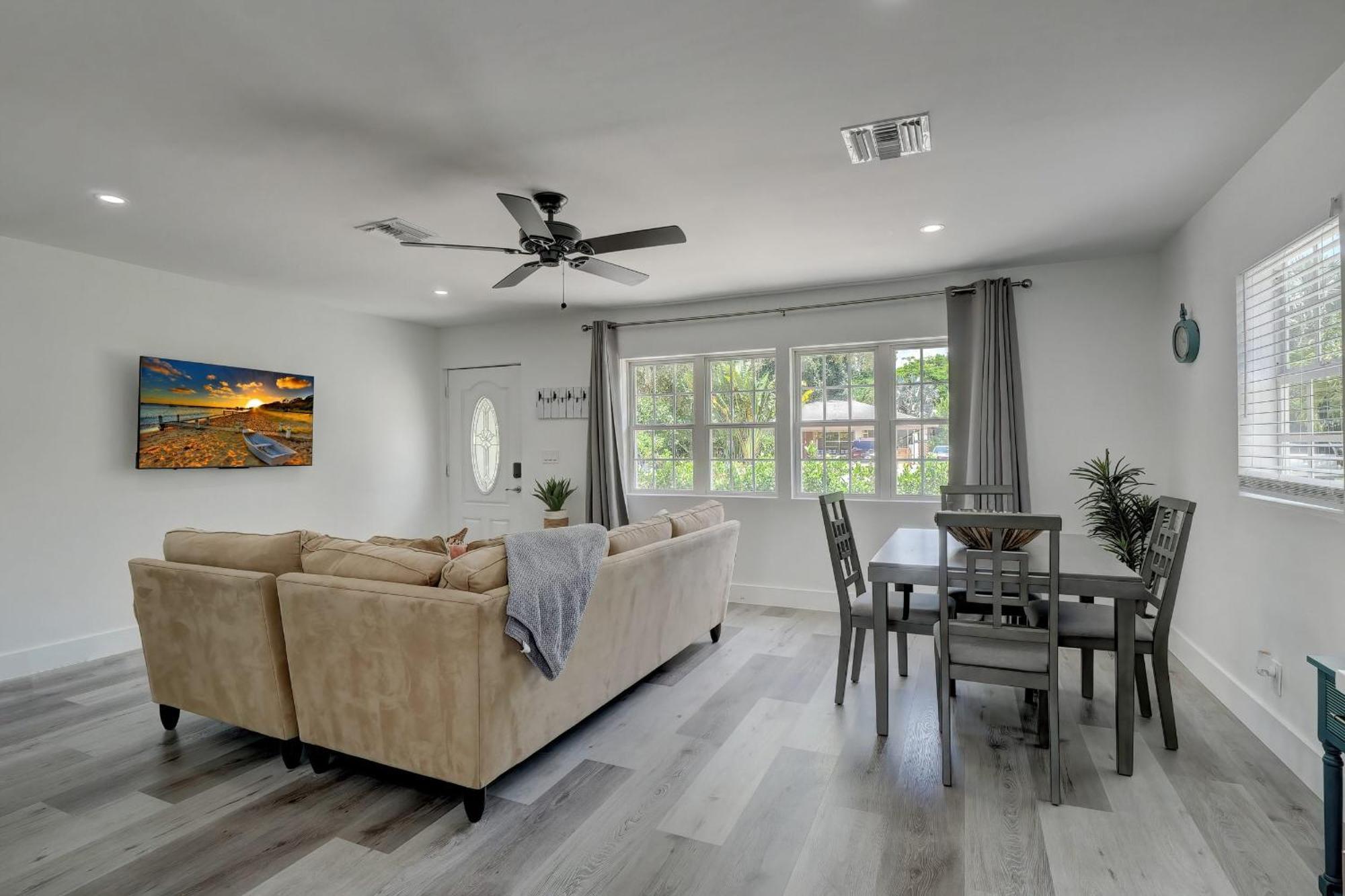 Charming Downtown Retreat With Private Units Villa Bonita Springs Exterior photo