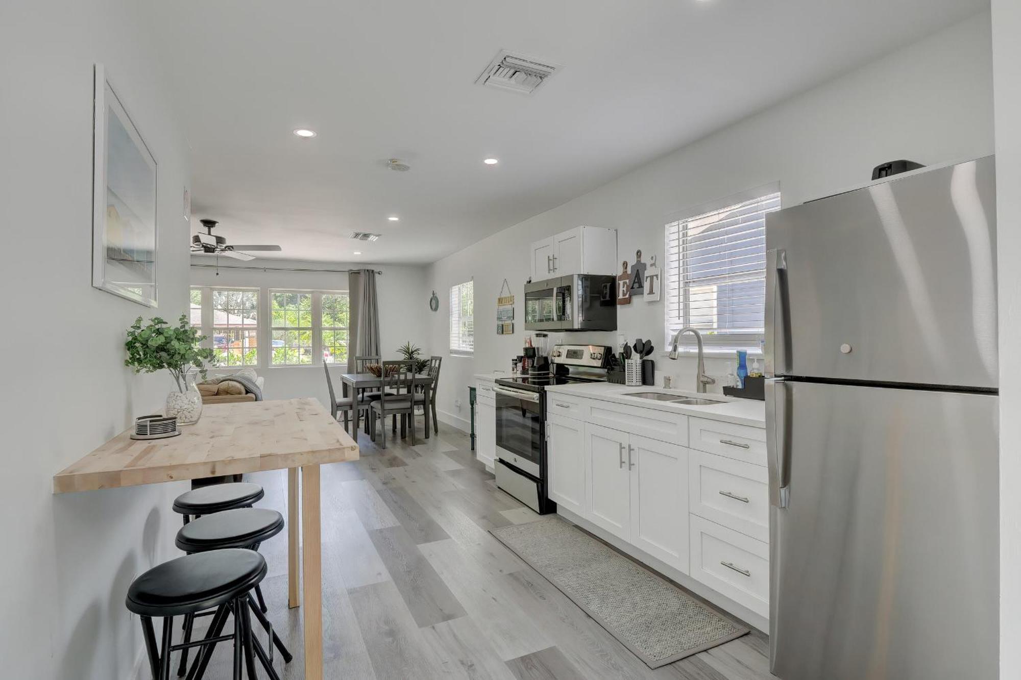 Charming Downtown Retreat With Private Units Villa Bonita Springs Exterior photo