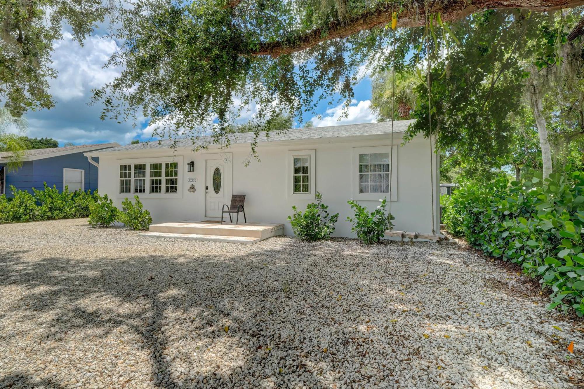Charming Downtown Retreat With Private Units Villa Bonita Springs Exterior photo
